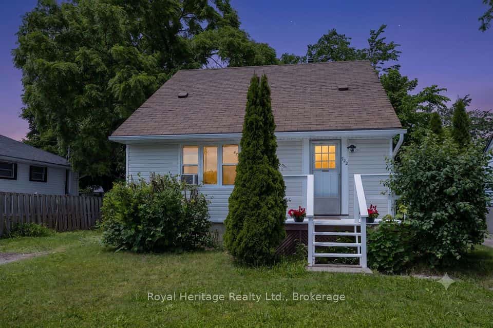 722 Gillespie Avenue, Peterborough, ON K9J 4B7