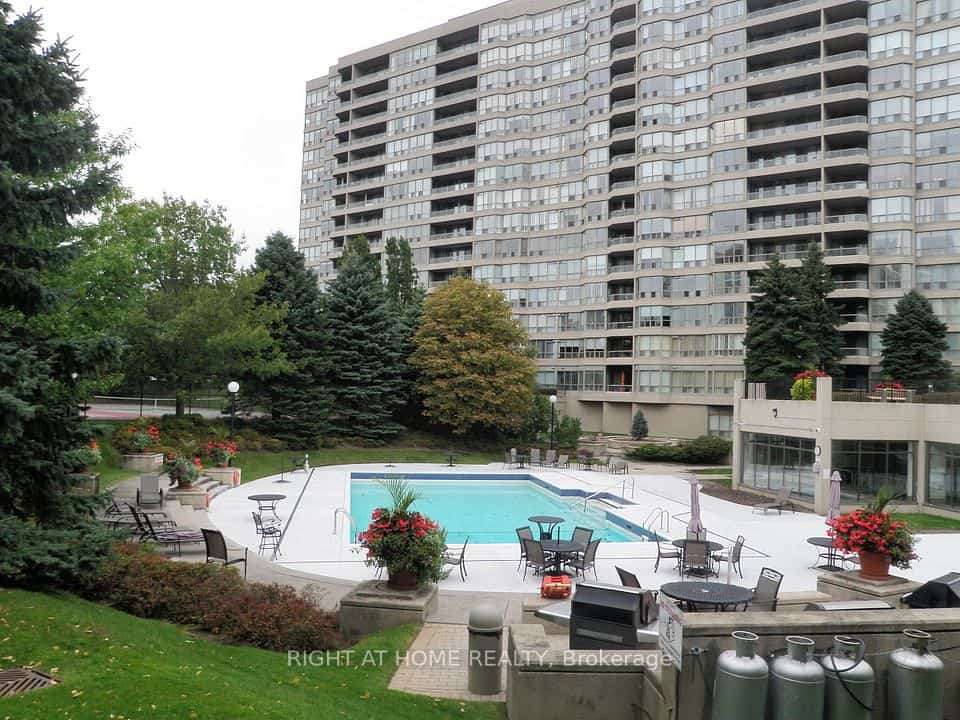 1880 Valley Farm Road #226, Pickering, ON L1V 6B3