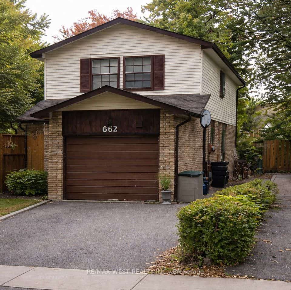 662 Balsam Crescent, Oshawa, ON L1J 6A2