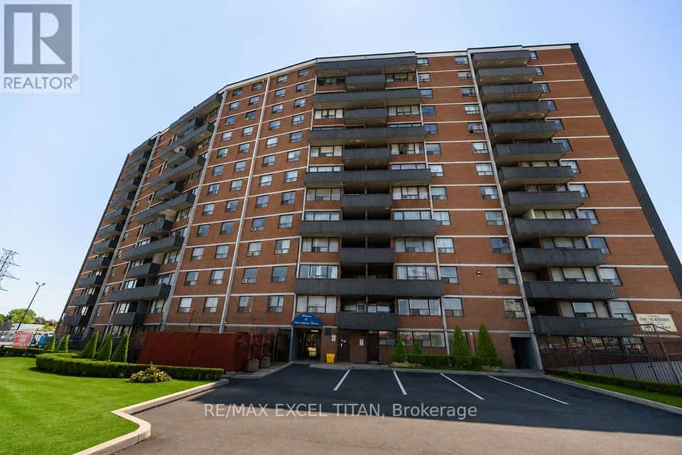 1385 Midland Avenue #611, Toronto, ON M1P 3B8