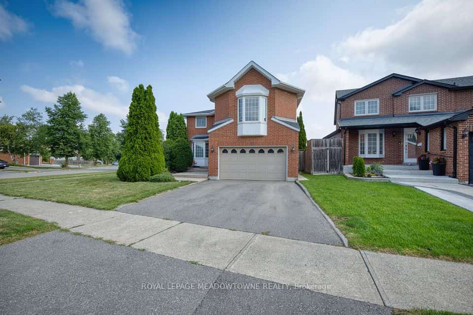 38 Mckillop Court, Brampton, ON L6Y 3J2