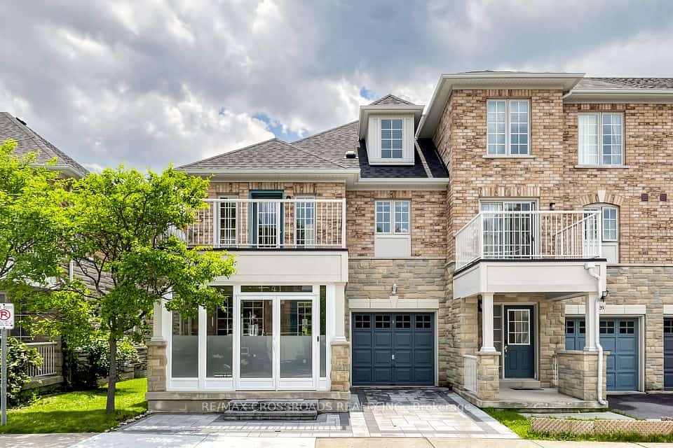 41 Prince Charles Way, Markham, ON L6C 0B4