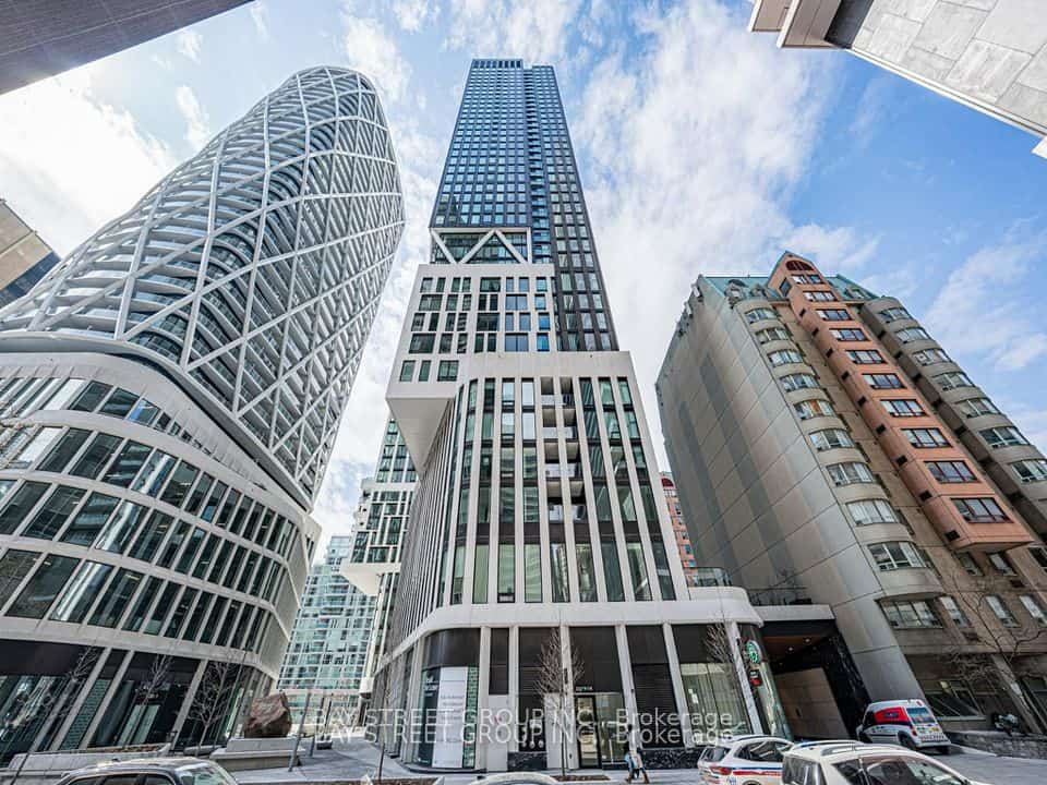 238 Simcoe Street #1904, Toronto, ON M5T 1T4
