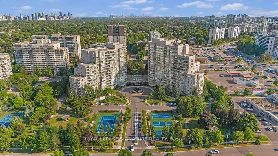 11 Townsgate Drive #1410, Vaughan, ON L4J 8G4