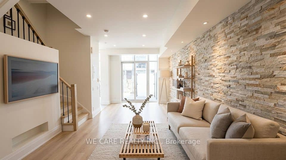 15 Valhalla Inn Road, Toronto