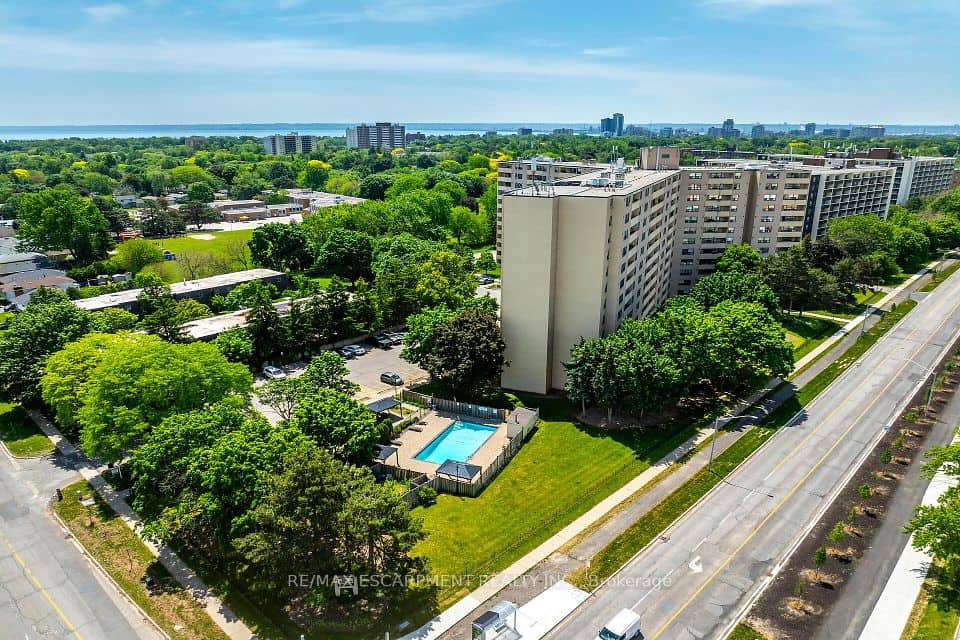 700 Dynes Road, Burlington