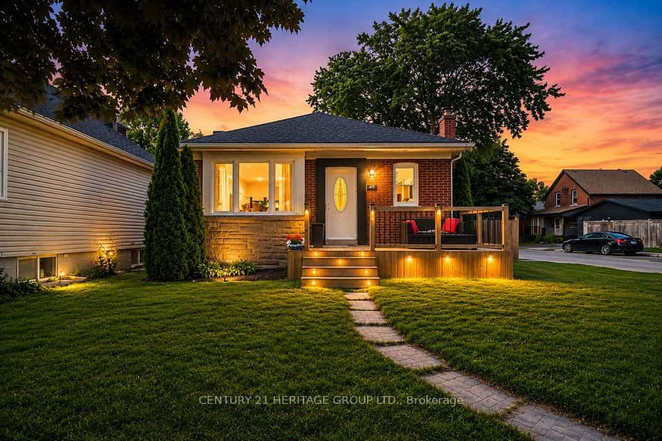 47 Brucedale Avenue E, Hamilton, ON L9A 1N1