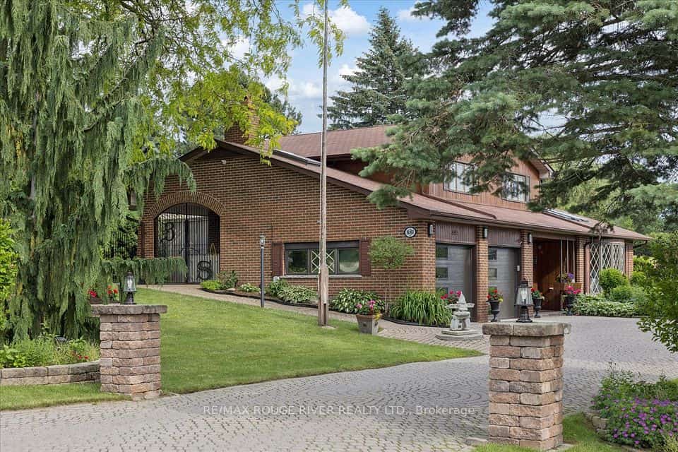 881 Swiss Heights Drive, Oshawa, ON L1K 2B1