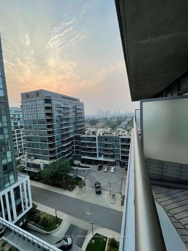 17 Zorra Street #910, Toronto, ON M8Z 0C8