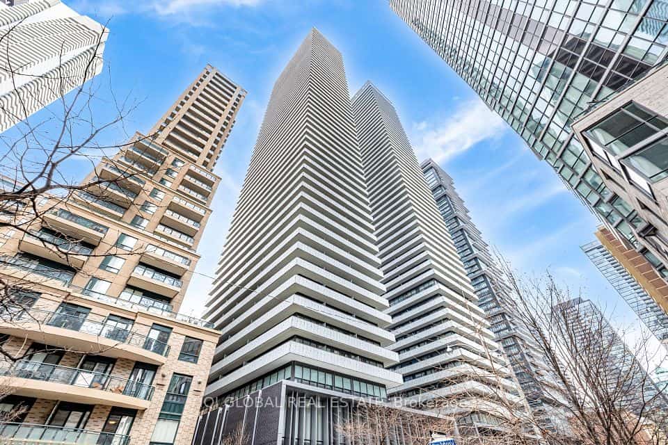 42 Charles Street #2304, Toronto, ON M4Y 0B7