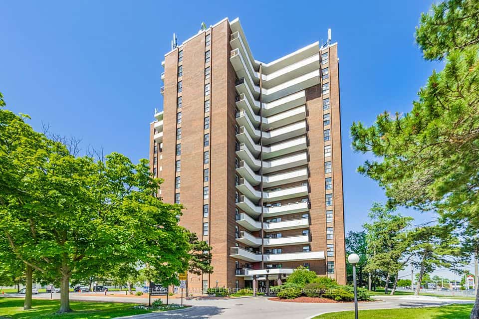 3025 Queen Frederica Drive #1007, Mississauga, ON L4Y 3A1