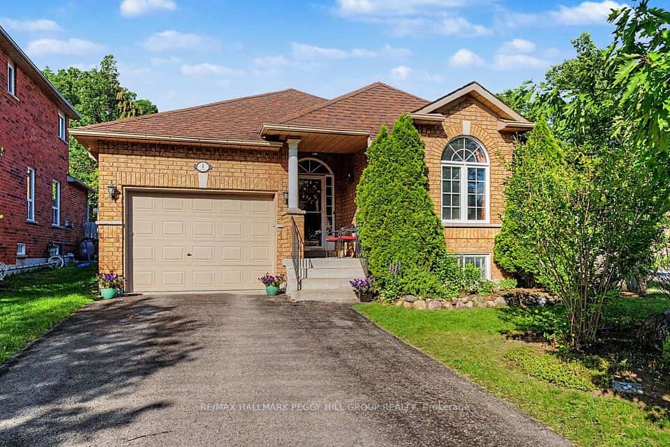 1 Valley View Court, Barrie, ON L4N 0G7