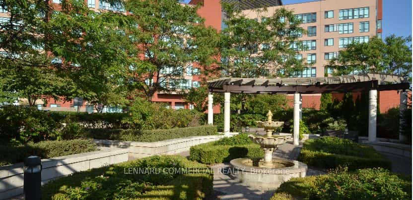 90 Scottfield Drive #816, Toronto, ON M1S 5W4