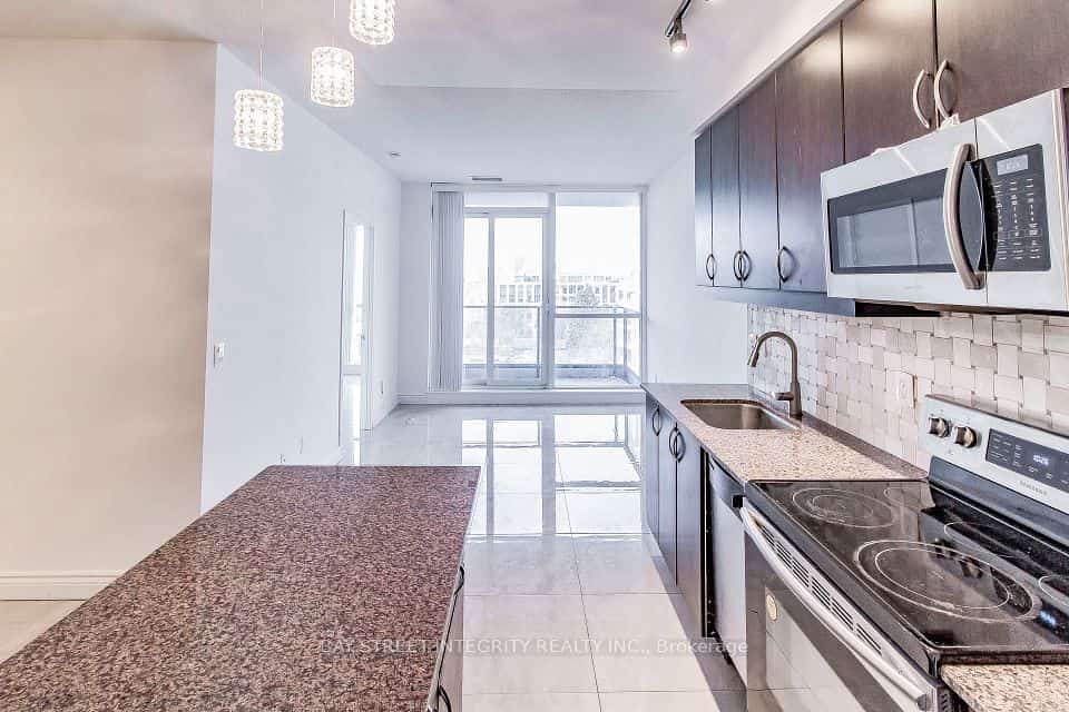 2885 Bayview Avenue #813, Toronto, ON M2K 0A3
