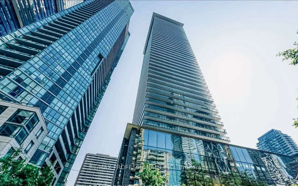 33 Charles Street E #710, Toronto, ON M4Y 0A2