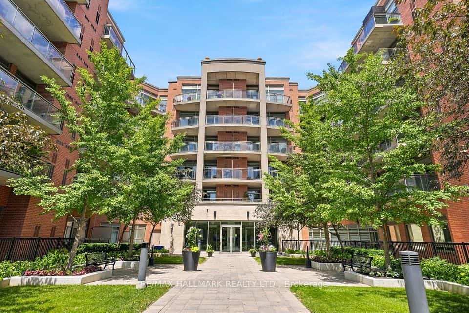 281 Woodbridge Avenue #409, Vaughan, ON L4L 0C6