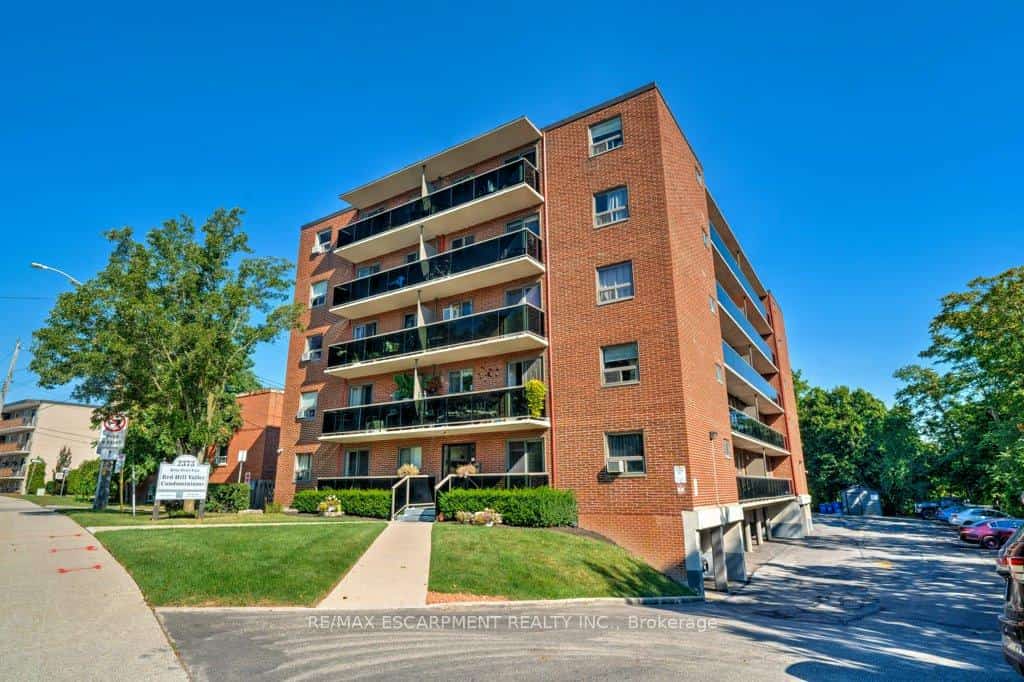 2373 King Street E #17, Hamilton, ON L8K 1X9