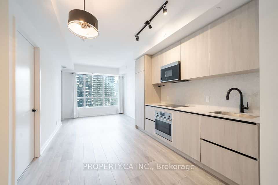 108 Peter Street #3203, Toronto, ON M5V 0W2