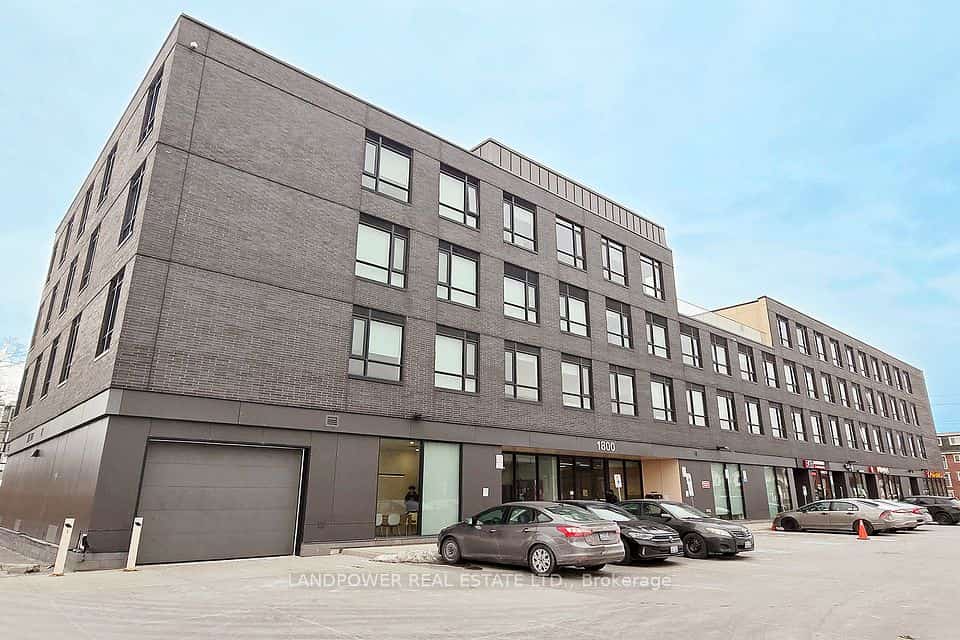 1800 Simcoe Street N #313, Oshawa, ON L1G 0C2