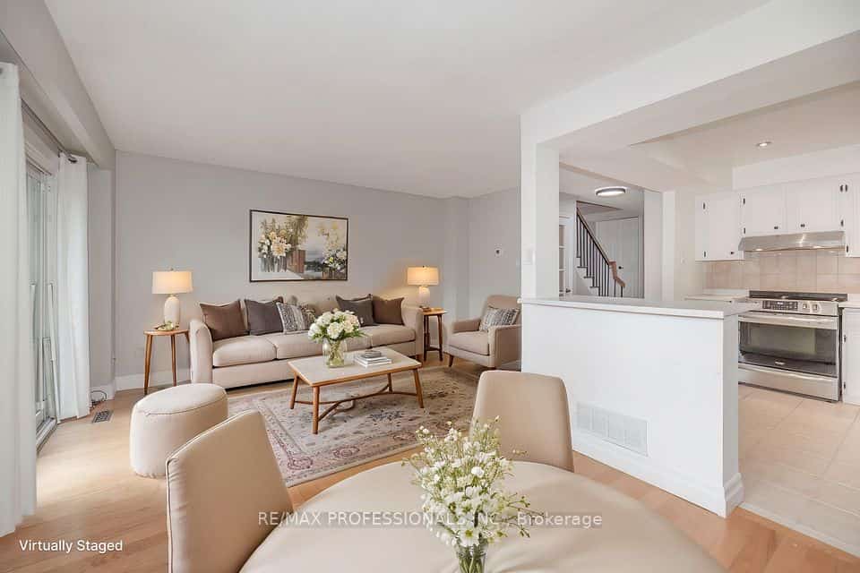 1951 Rathburn Road E #20, Mississauga, ON L4W 2N9