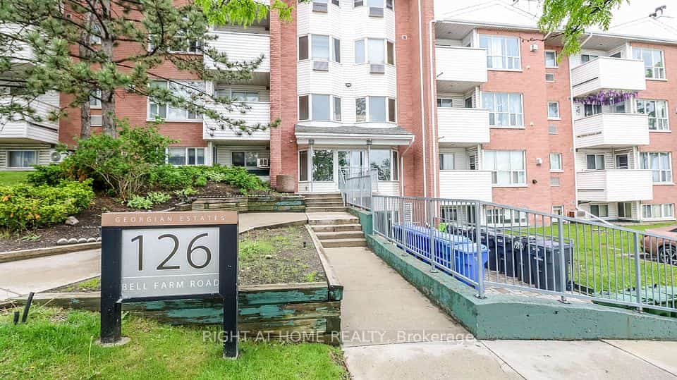 126 Bell Farm Road #113, Barrie, ON L4M 6J3