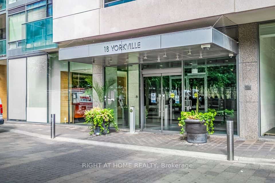18 Yorkville, Toronto
