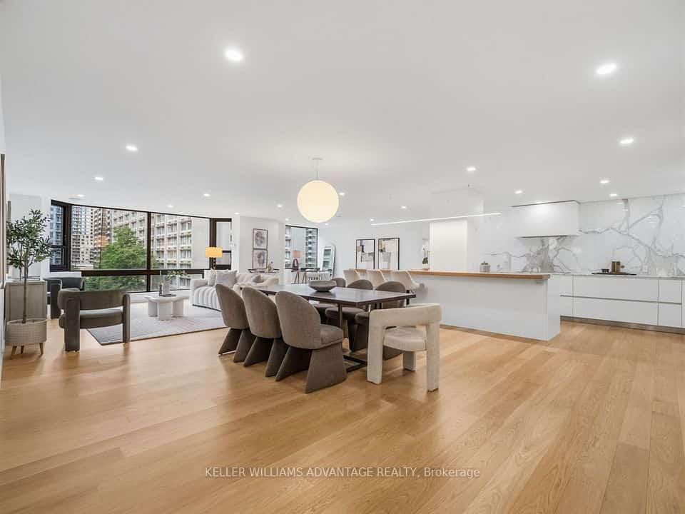 1166 Bay Street #1002, Toronto, ON M5S 2X8