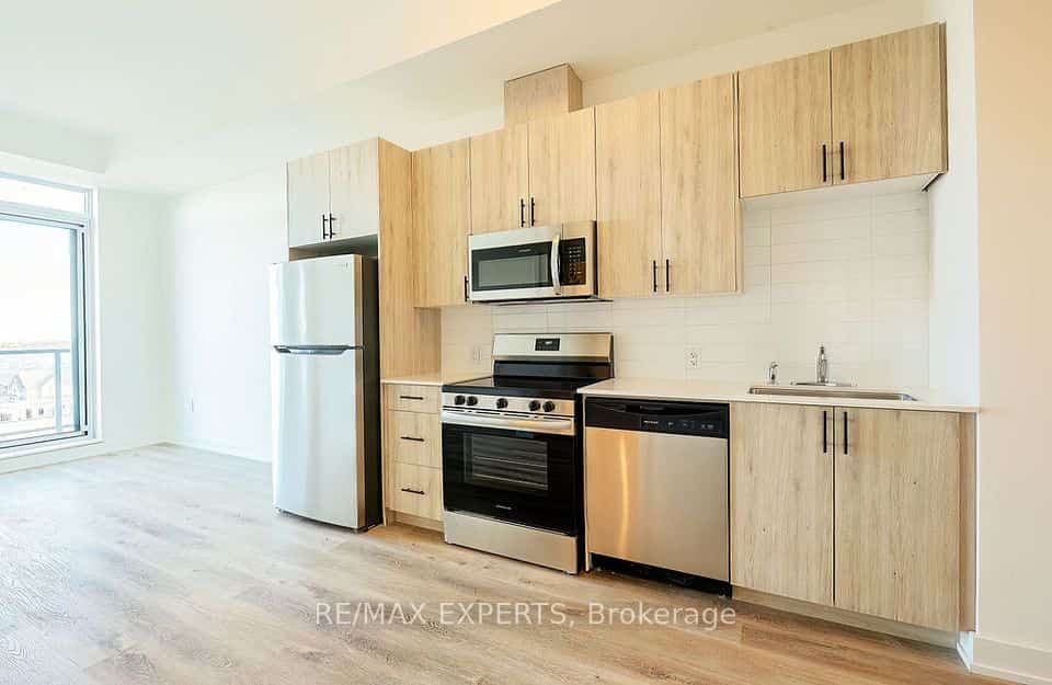 2475 Old Bronte Road #801, Oakville, ON L6M 4J2