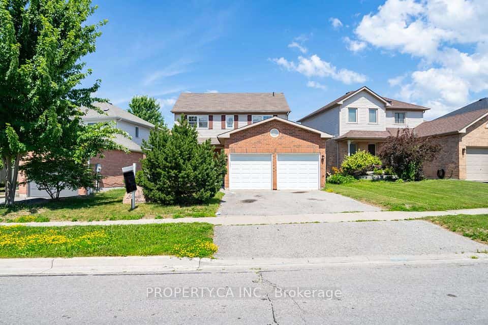 51 Leggott Avenue, Barrie, ON L4N 8B1