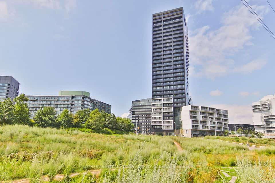 170 Bayview Avenue #820, Toronto, ON M5A 0M4