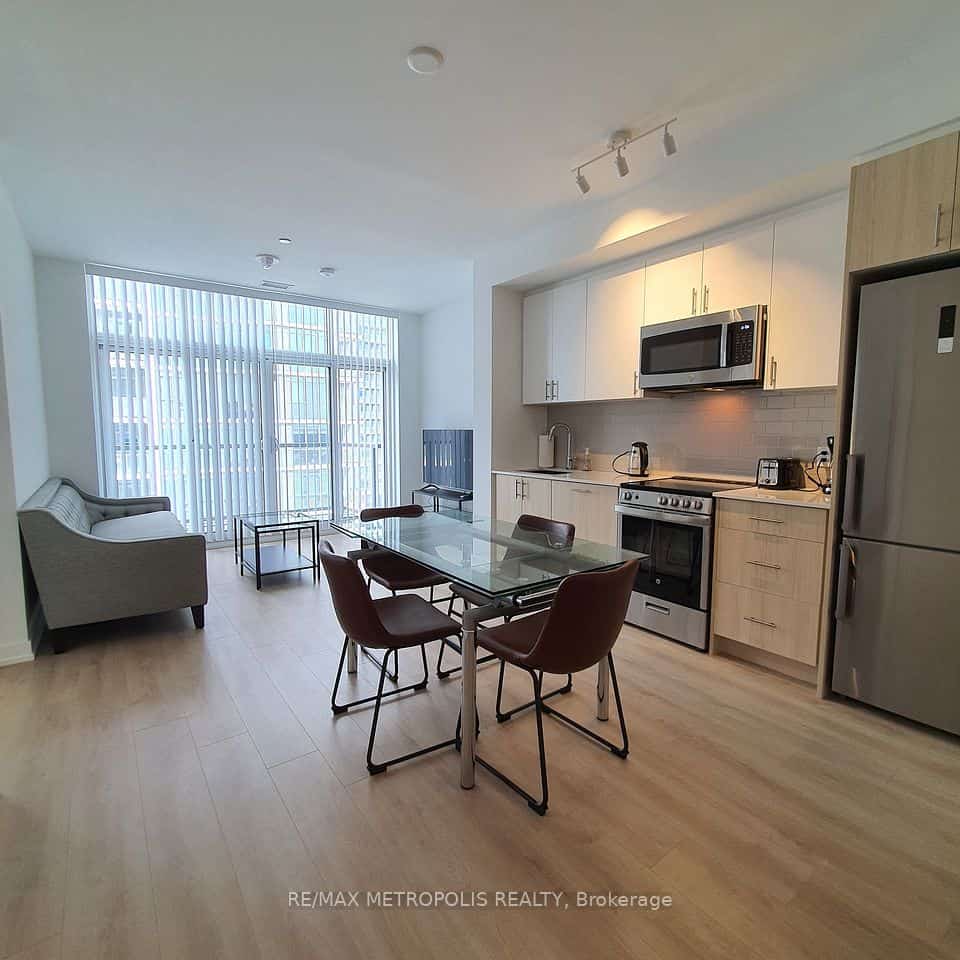 1195 The Queensway #807, Toronto, ON M8Z 1R7