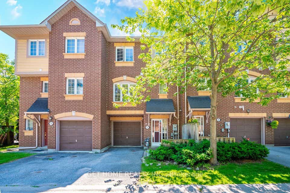 1735 Walnut Lane #27, Pickering, ON L1V 6Z8