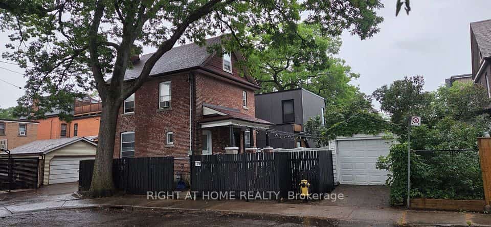 179 Gilmour Avenue, Toronto, ON M6P 3B2
