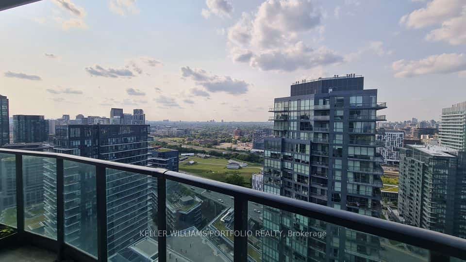 600 Fleet Street #3001, Toronto, ON M5V 1B7