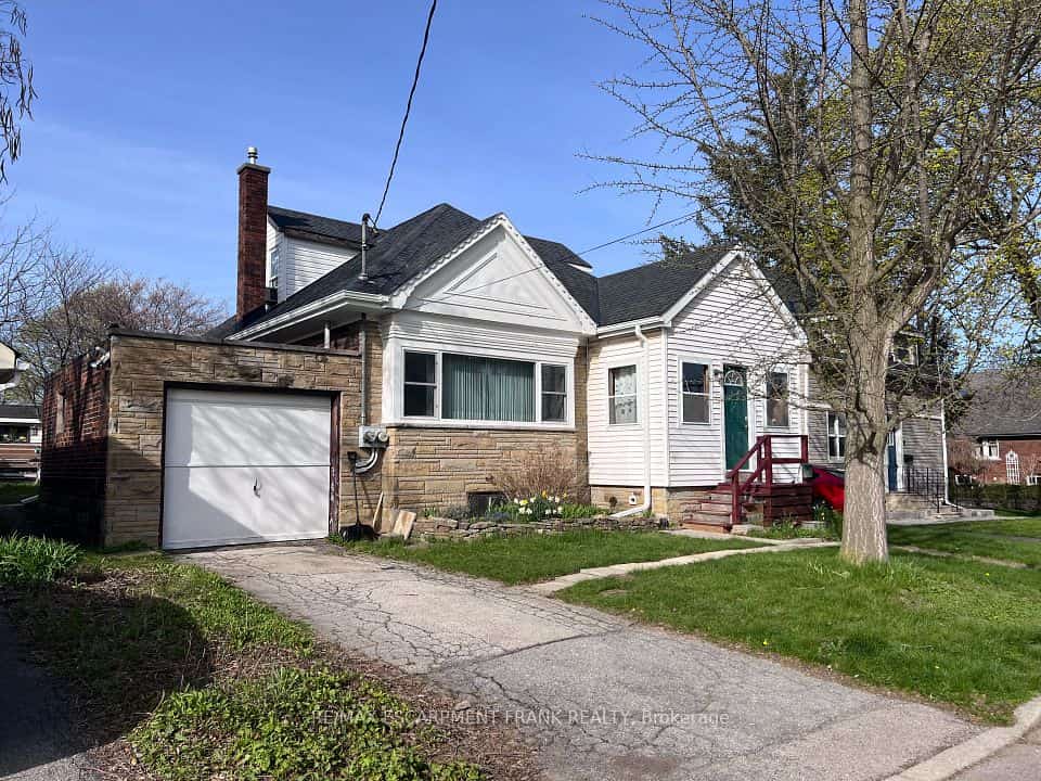 196 GLEN Road, Hamilton, ON L8S 3N4