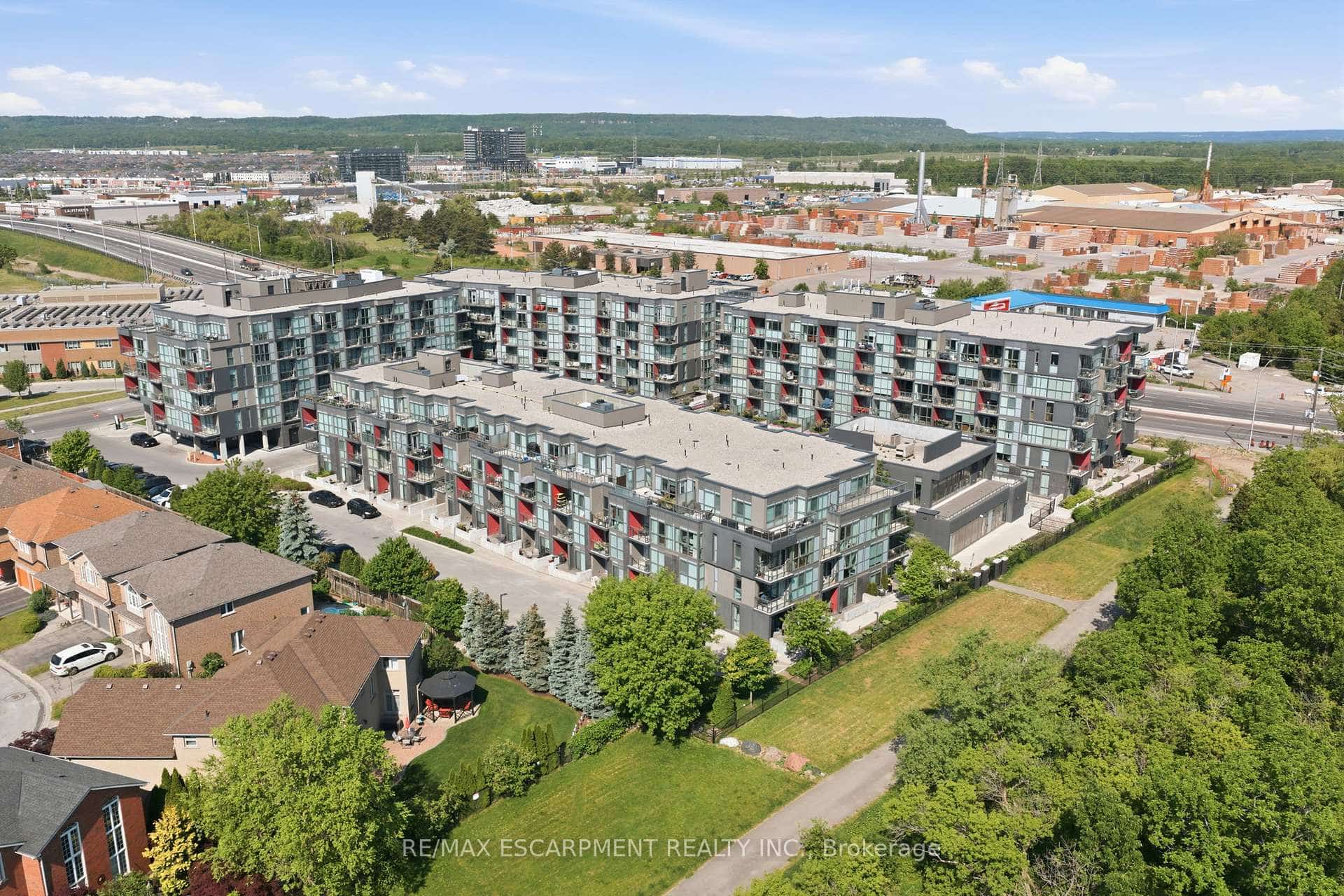 5260 Dundas Street #C212, Burlington, ON L7L 0J7