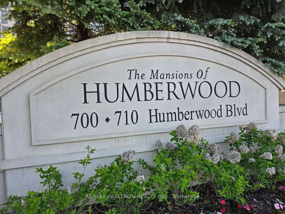 700 Humberwood Boulevard #1216, Toronto, ON M9W 7J4