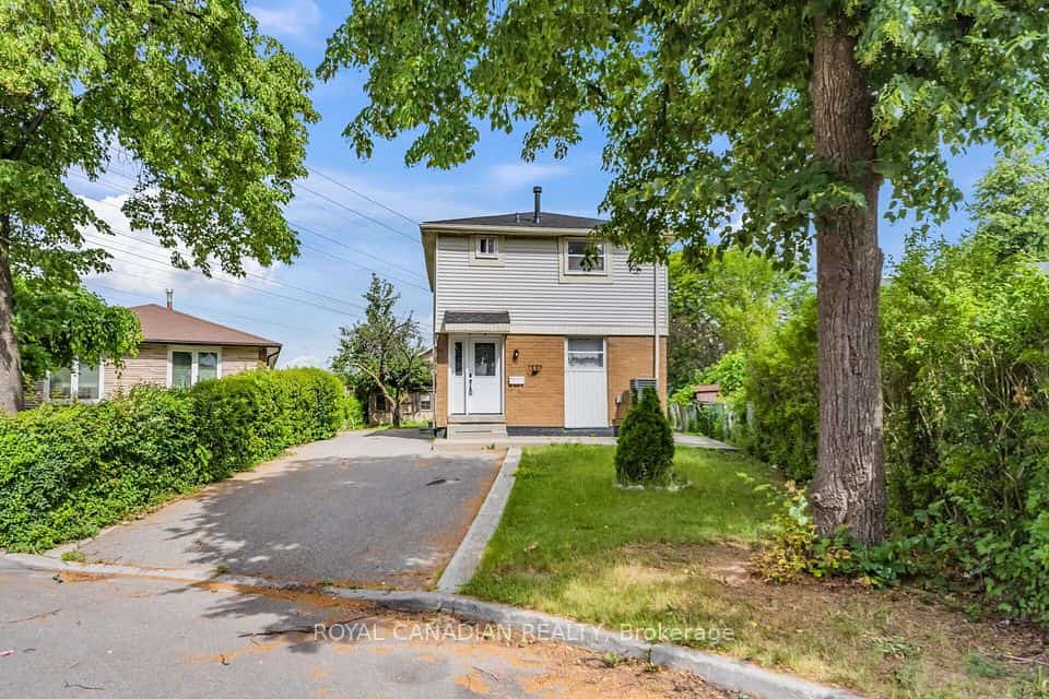 6 Damascus Drive, Toronto, ON M9V 4G1