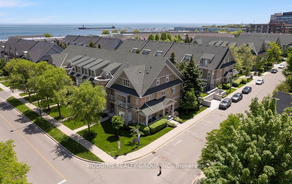 136 St Lawrence Drive, Mississauga