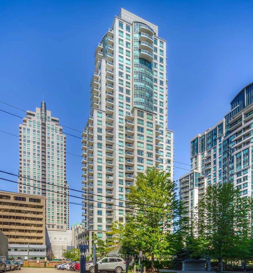 21 Hillcrest Avenue, Toronto