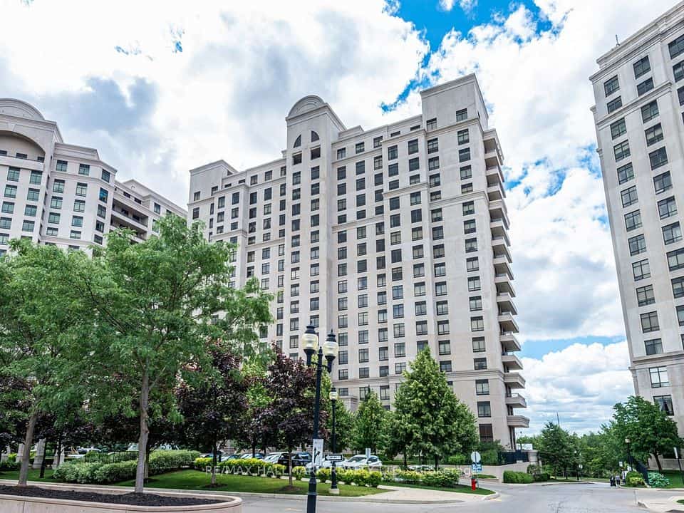 9245 Jane Street #303, Vaughan, ON L6A 0J9
