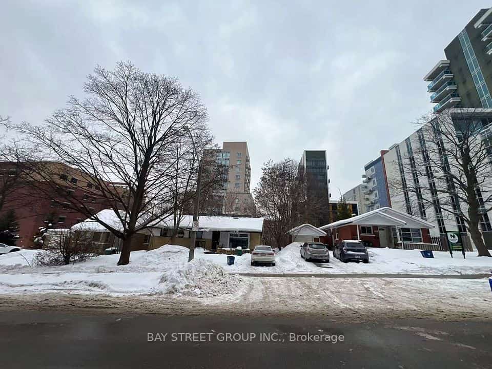 249 Sunview Street, Waterloo, ON N2L 3V8