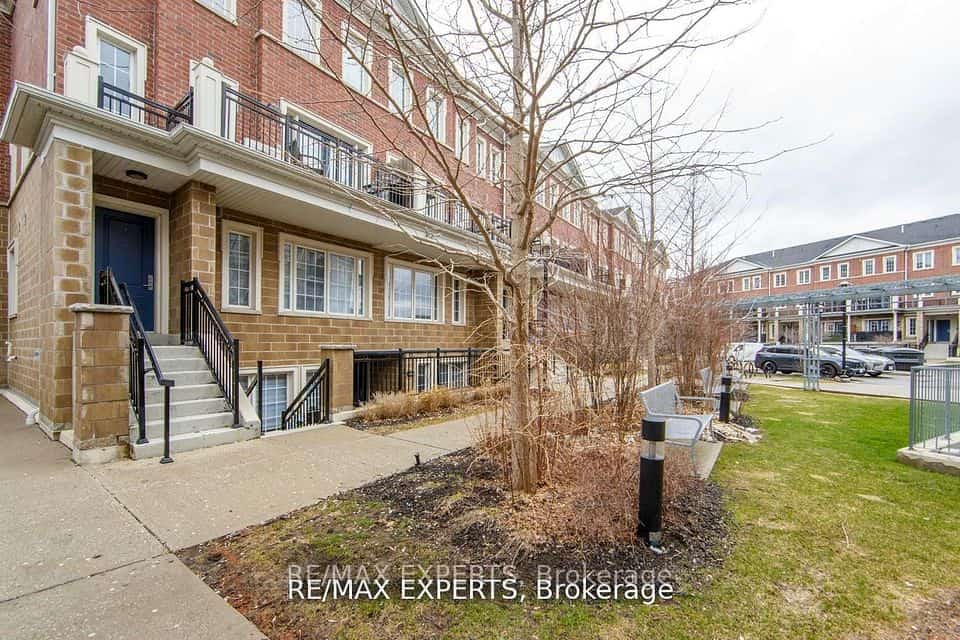 26 Bruce Street #C03, Vaughan, ON L4L 0H4