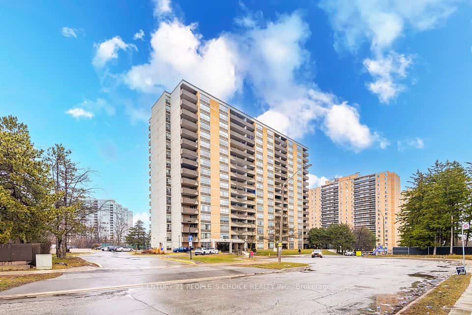 40 Panorama Court #910, Toronto, ON M9V 4M1