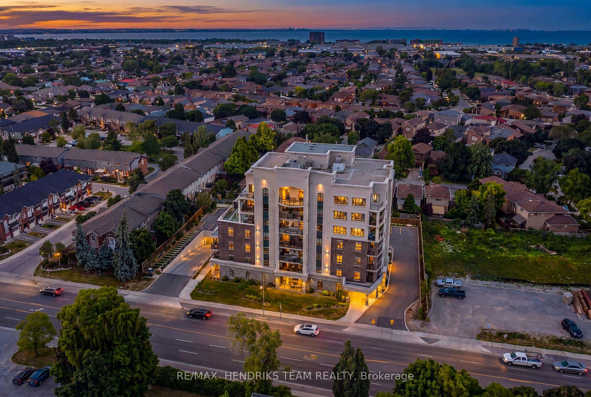 319 Highway 8 #304, Hamilton, ON L8G 0B1