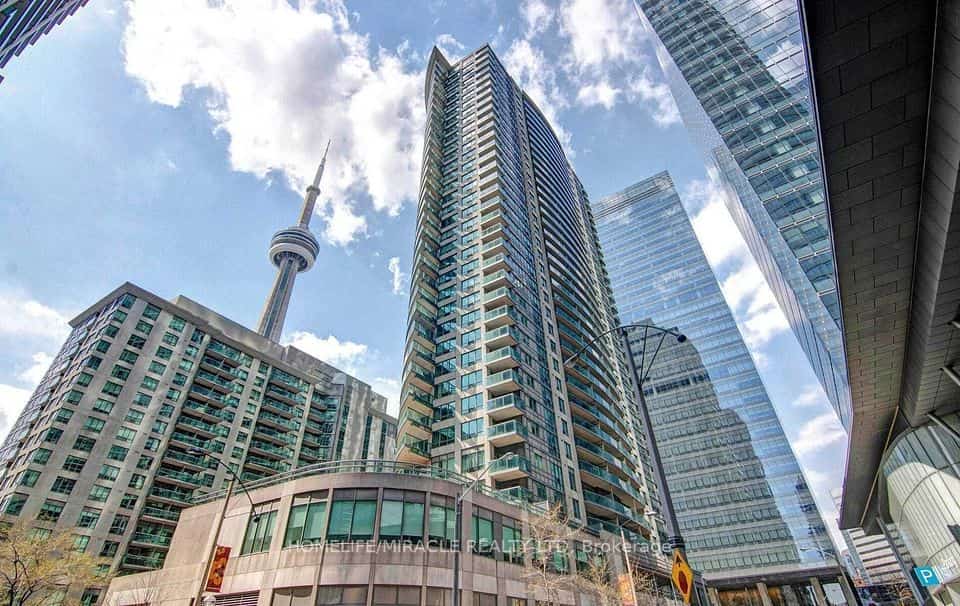 30 Grand Trunk Crescent #1509, Toronto, ON M5J 3A4