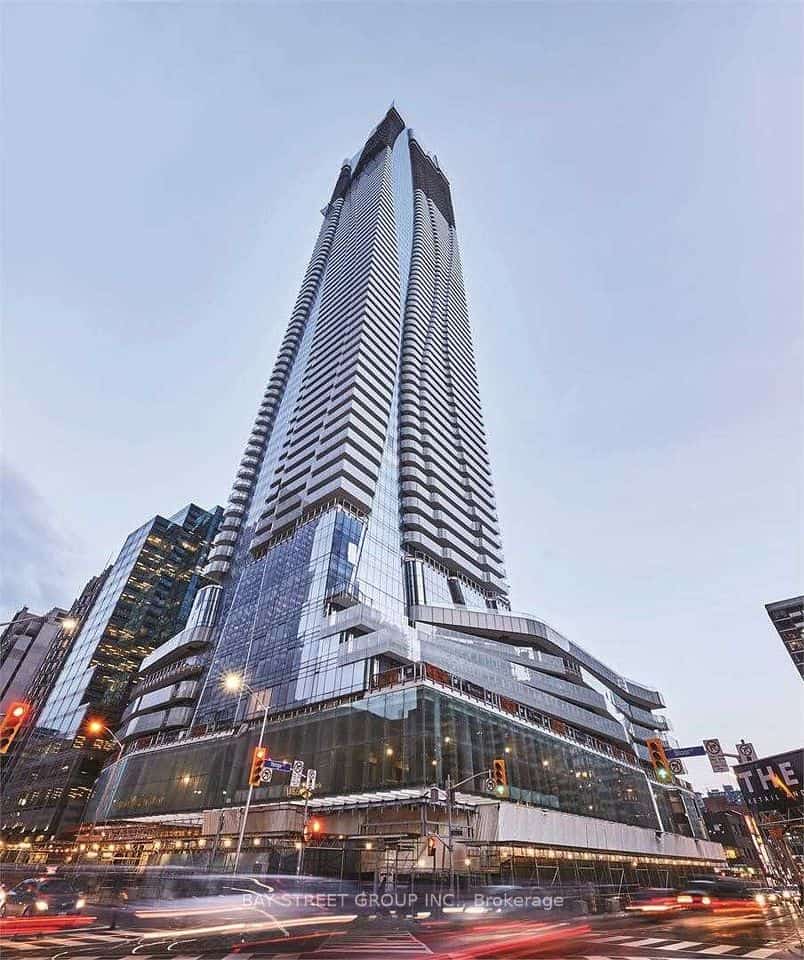 1 Bloor Street E #6302, Toronto, ON M4W 1A9