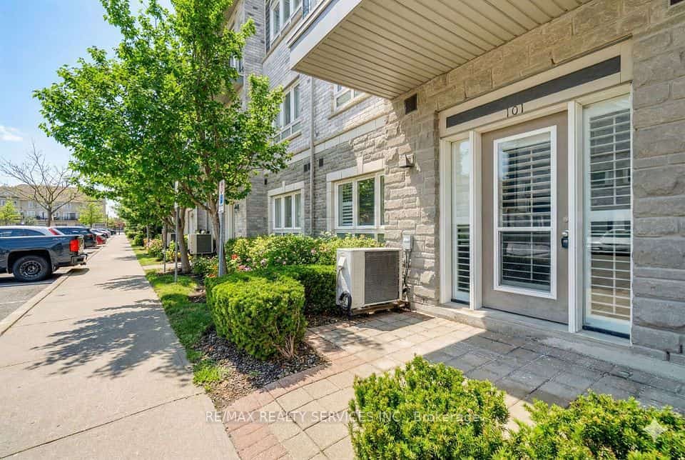 5150 Winston Churchill Boulevard, Mississauga