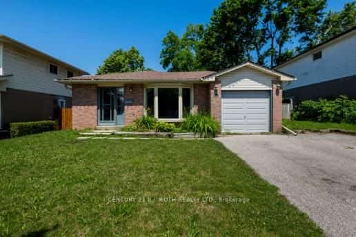 36 Cynthia Court E, Barrie, ON L4M 2X4