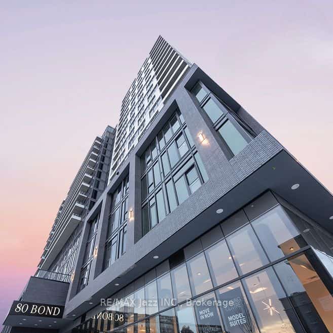 80 Bond Street E #1202, Oshawa, ON L1G 0E6